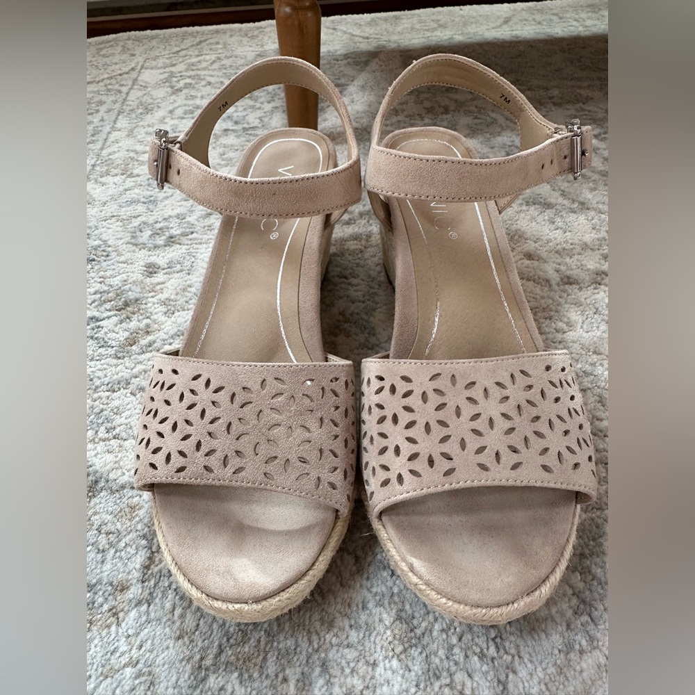 💕 Vionic 💕 Tulum Ariel Suede Wedge Sandal